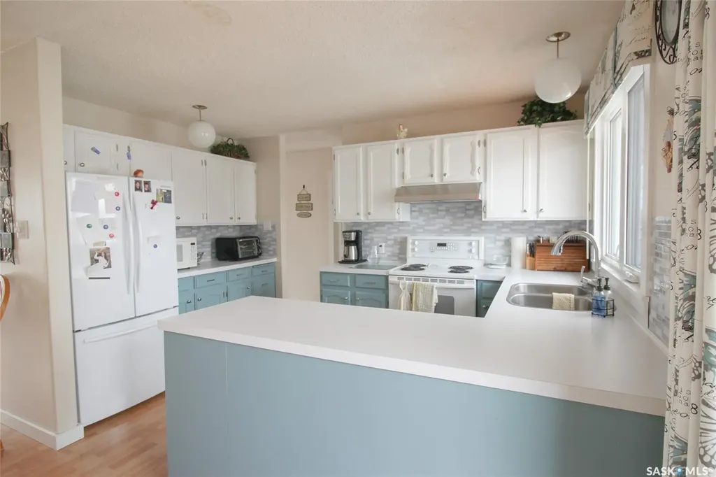 612 9th Street W Shaunavon SK S0N 2M0