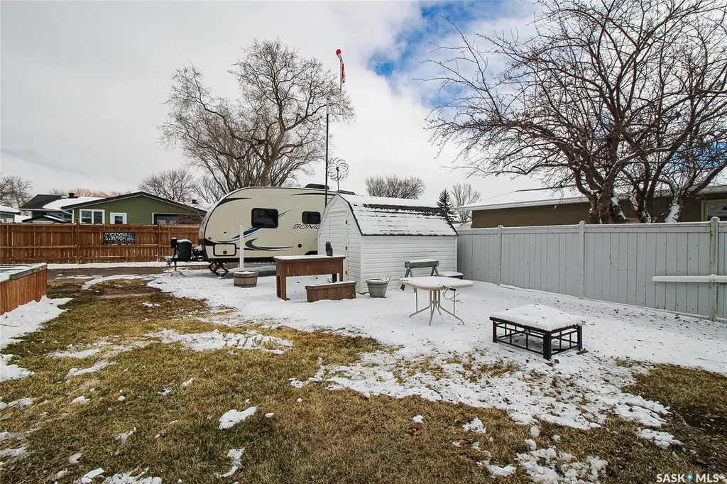 612 9th Street W Shaunavon SK S0N 2M0