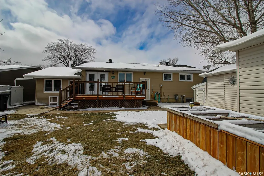 612 9th Street W Shaunavon SK S0N 2M0