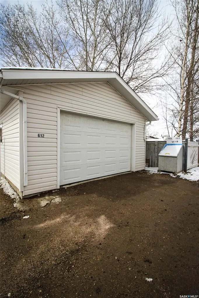 612 9th Street W Shaunavon SK S0N 2M0