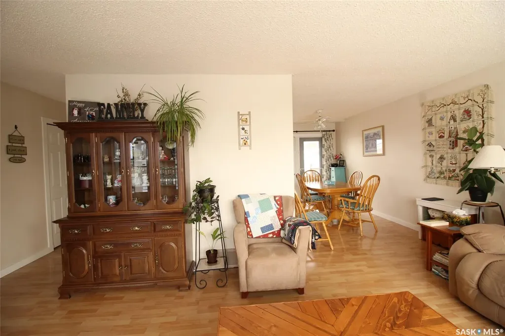 612 9th Street W Shaunavon SK S0N 2M0