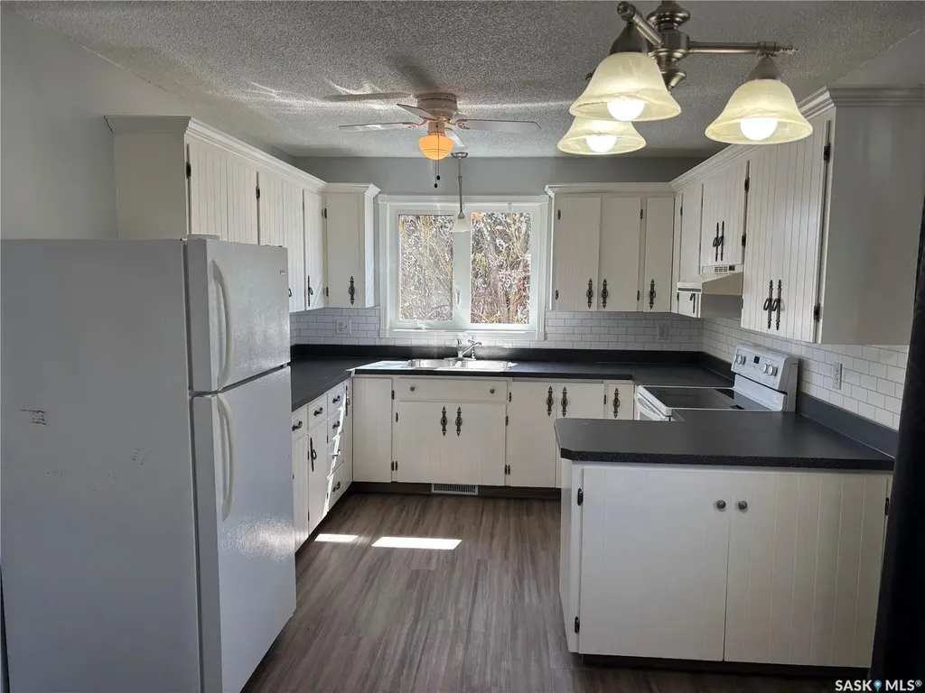 201 Lister Kaye Crescent Swift Current SK S9H 4J6