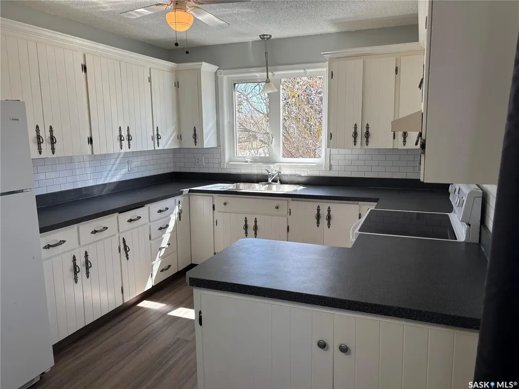 201 Lister Kaye Crescent Swift Current SK S9H 4J6
