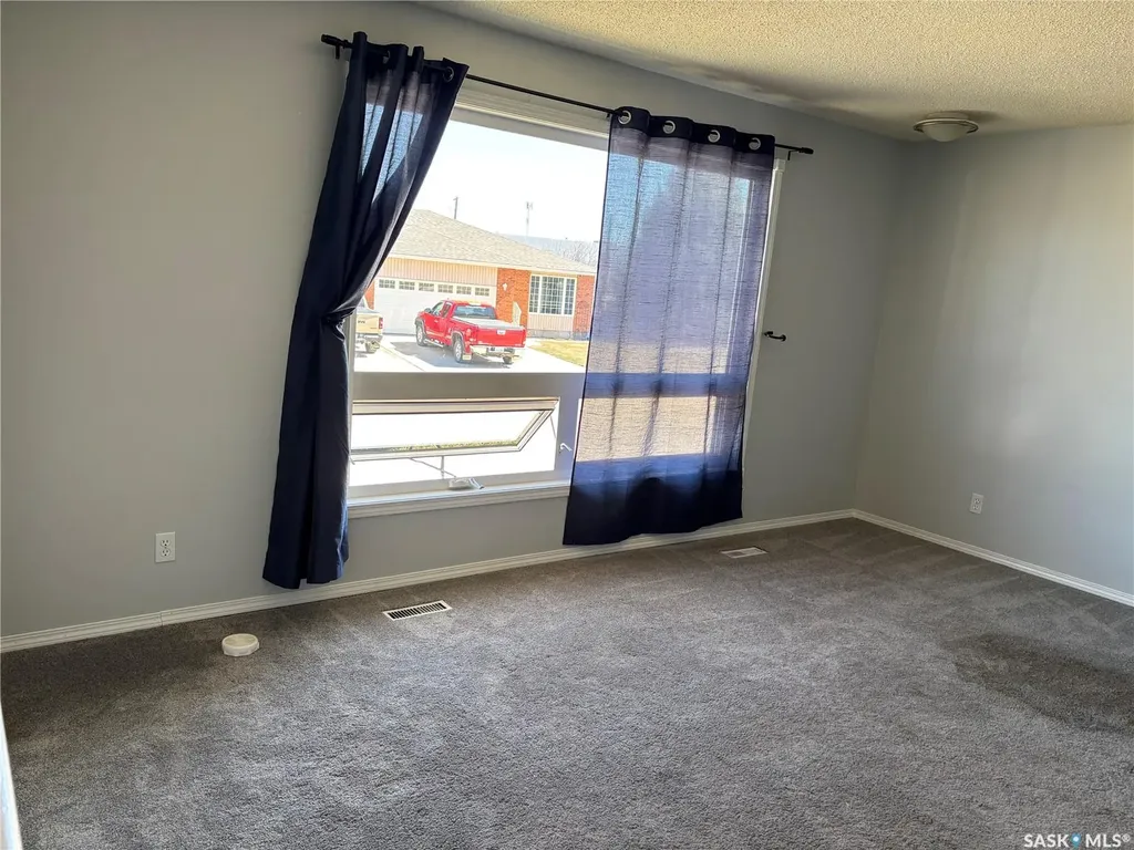 201 Lister Kaye Crescent Swift Current SK S9H 4J6