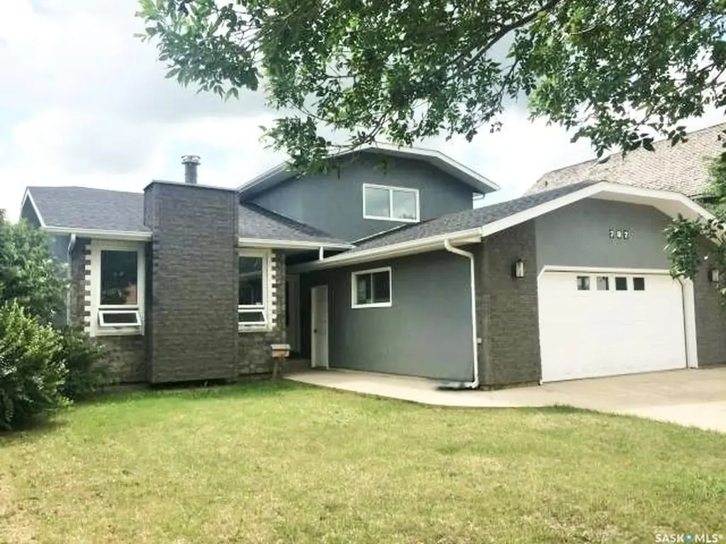 787 Brimacombe Drive Weyburn SK S4H 2P7