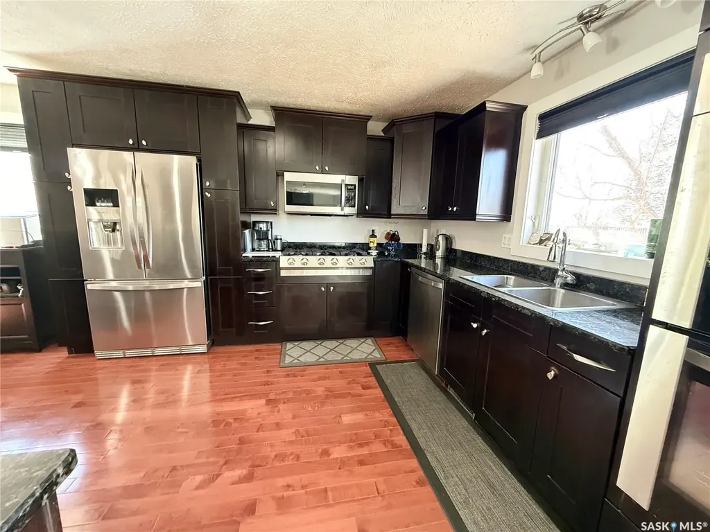 787 Brimacombe Drive Weyburn SK S4H 2P7