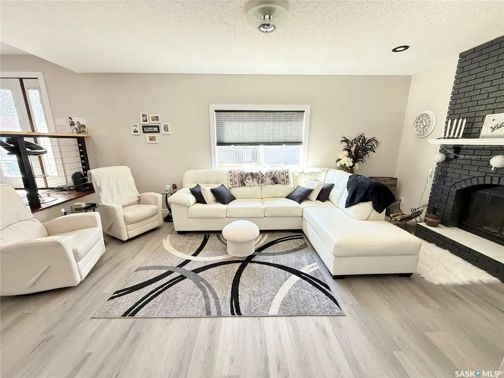 787 Brimacombe Drive Weyburn SK S4H 2P7
