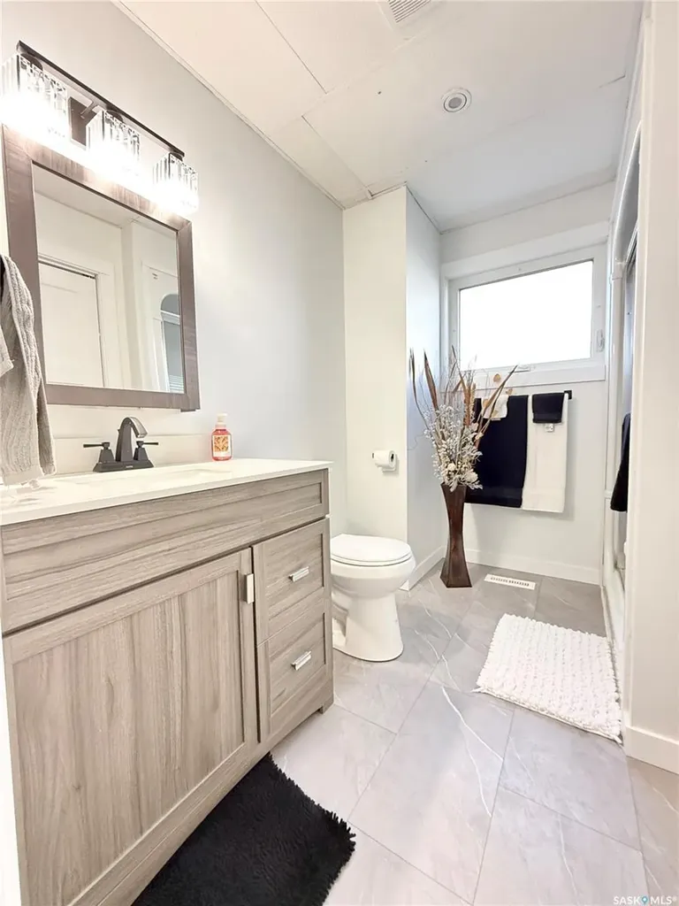 787 Brimacombe Drive Weyburn SK S4H 2P7