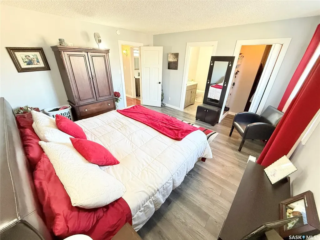 787 Brimacombe Drive Weyburn SK S4H 2P7