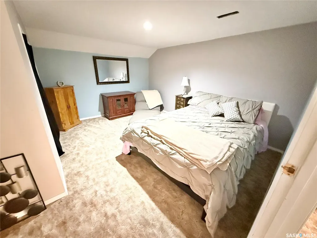 787 Brimacombe Drive Weyburn SK S4H 2P7