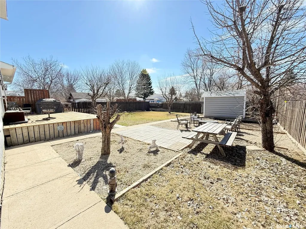 787 Brimacombe Drive Weyburn SK S4H 2P7