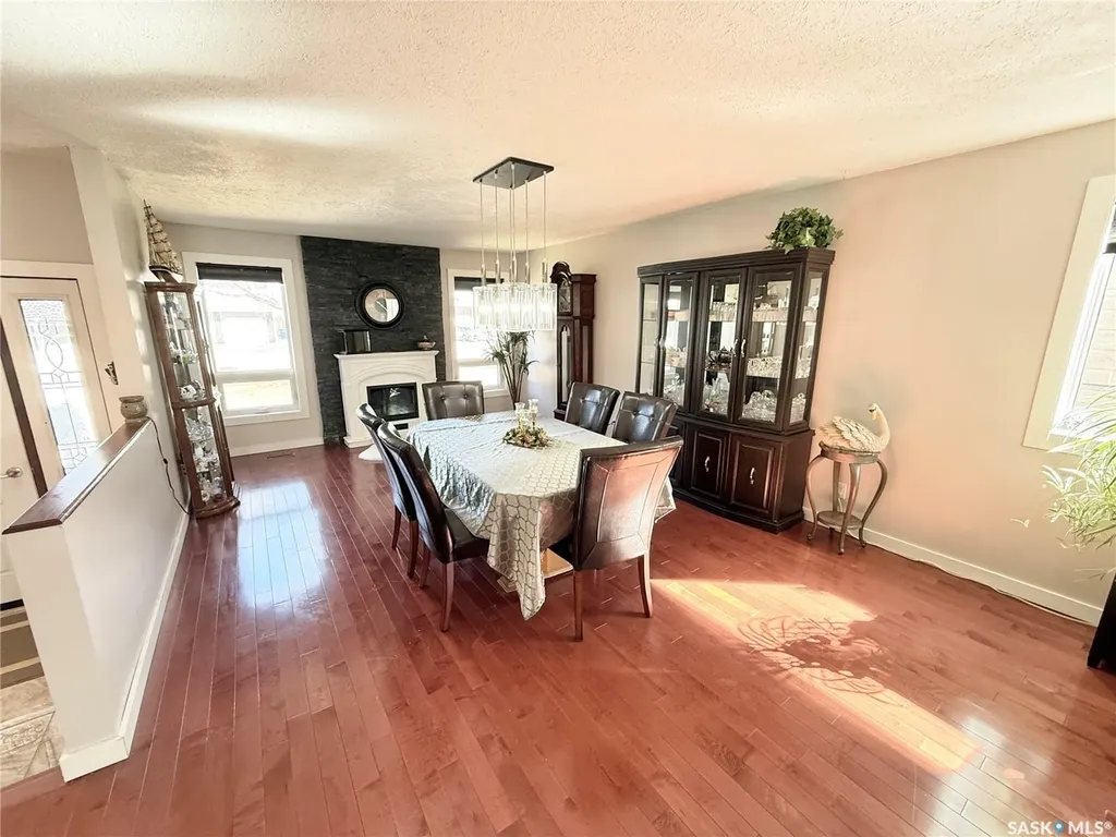 787 Brimacombe Drive Weyburn SK S4H 2P7