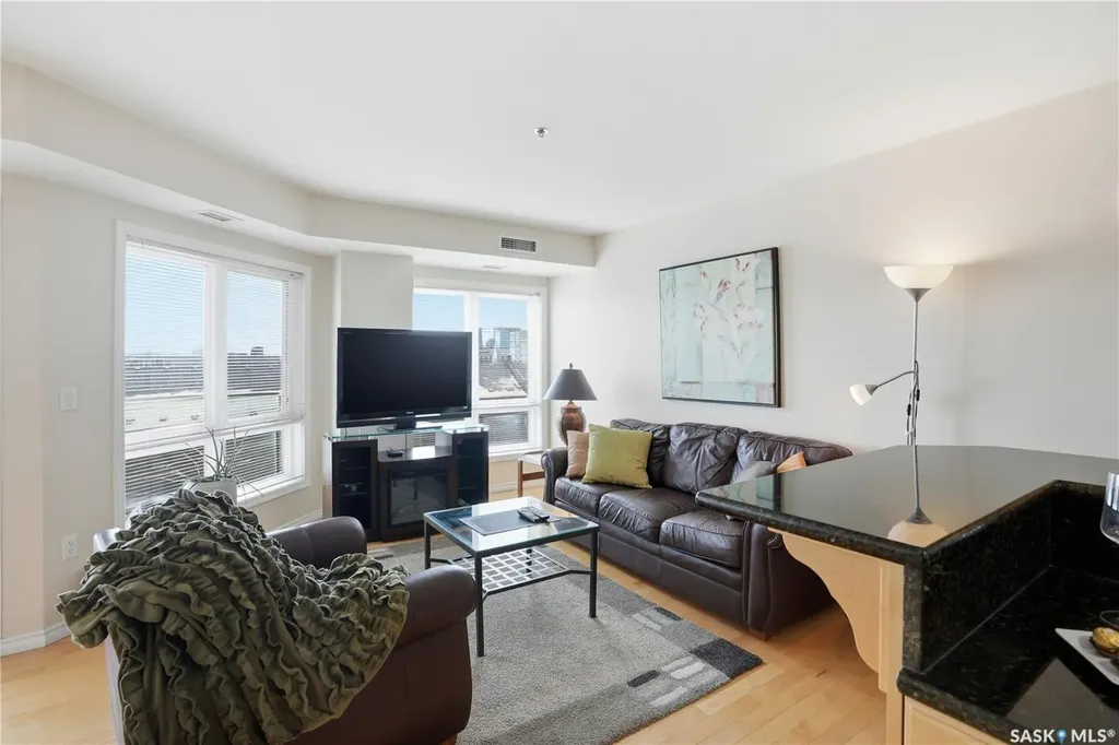 902 Spadina Crescent E Saskatoon SK S7K 0G8