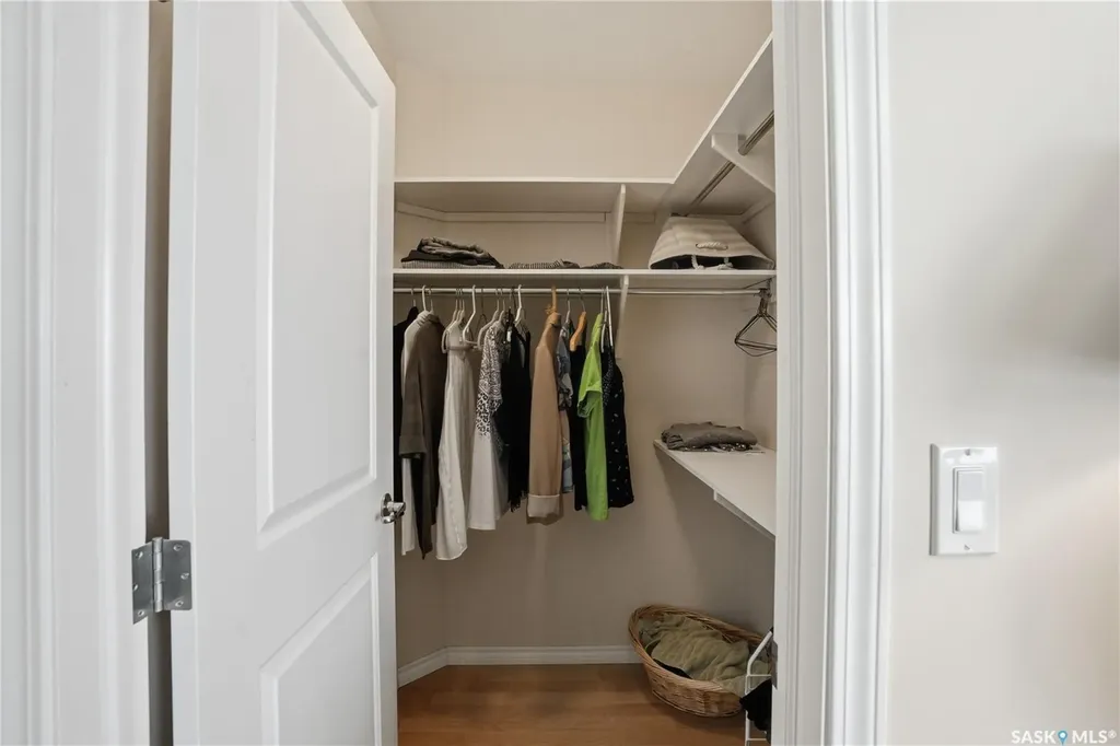 902 Spadina Crescent E Saskatoon SK S7K 0G8