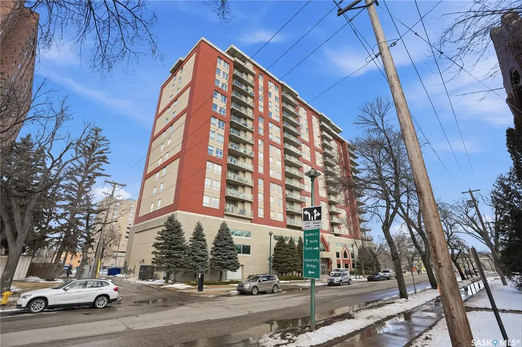 902 Spadina Crescent E Saskatoon SK S7K 0G8