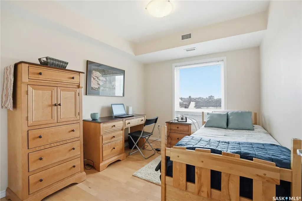 902 Spadina Crescent E Saskatoon SK S7K 0G8