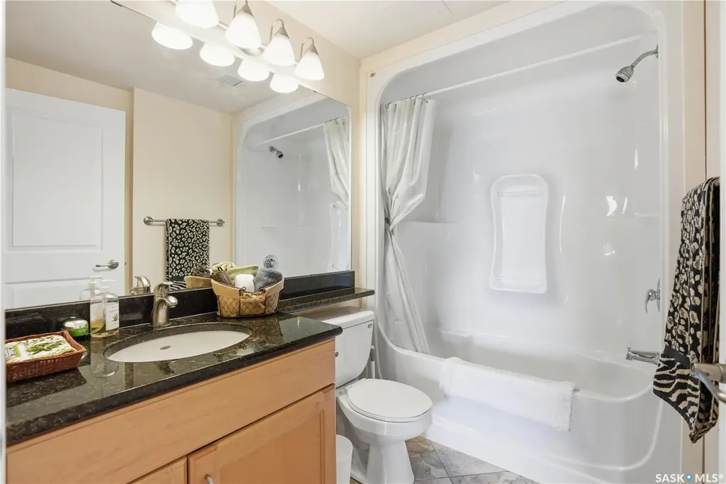 902 Spadina Crescent E Saskatoon SK S7K 0G8