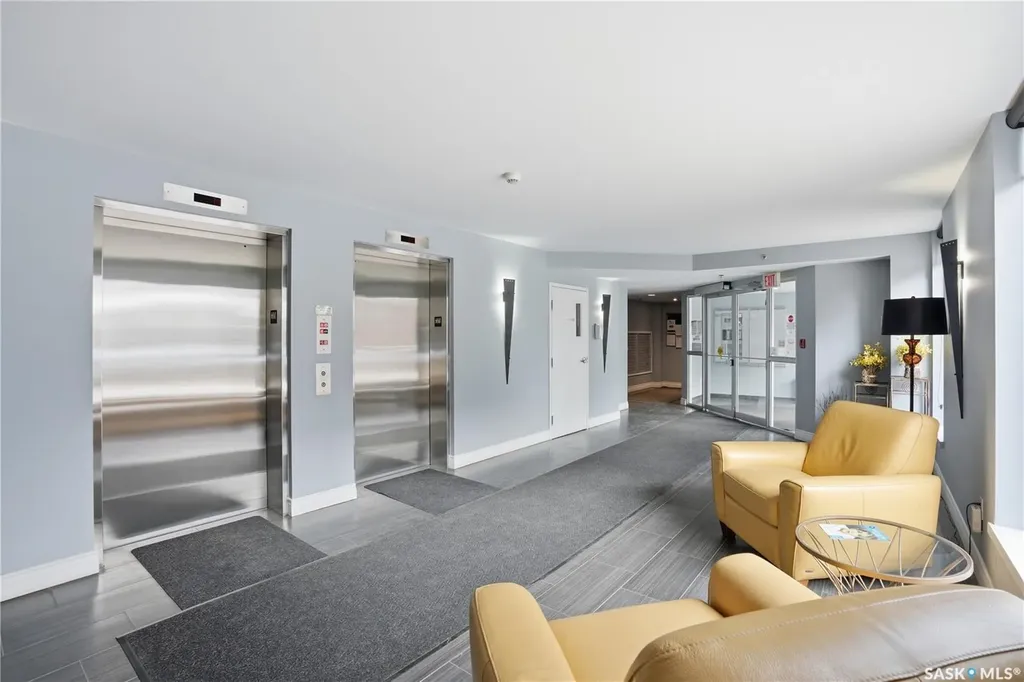 902 Spadina Crescent E Saskatoon SK S7K 0G8
