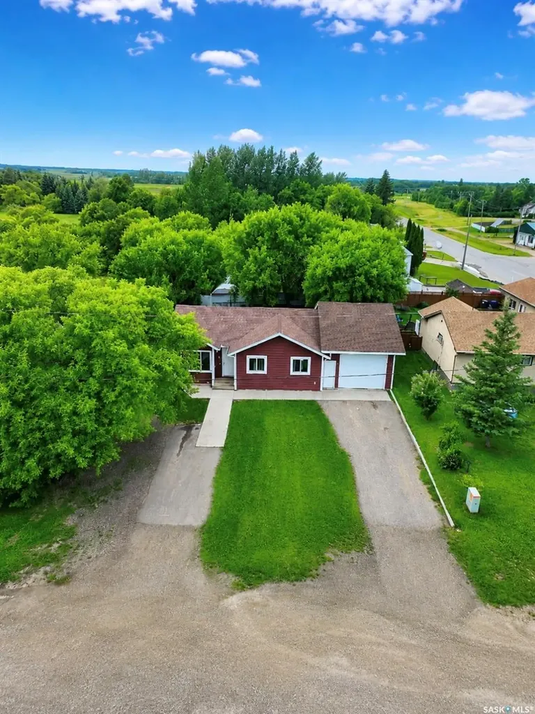 414 Lake Street Esterhazy SK S0A 0X0