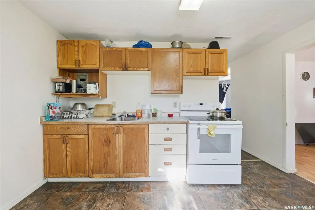 1121 108th Street North Battleford SK S9A 2B1