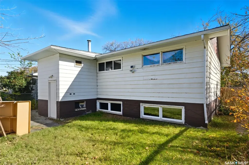 1051 109th Street North Battleford SK S9A 2E3