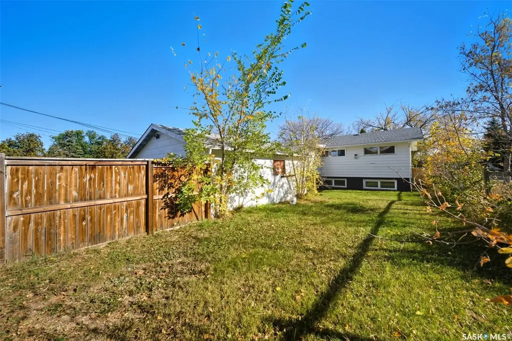 1051 109th Street North Battleford SK S9A 2E3