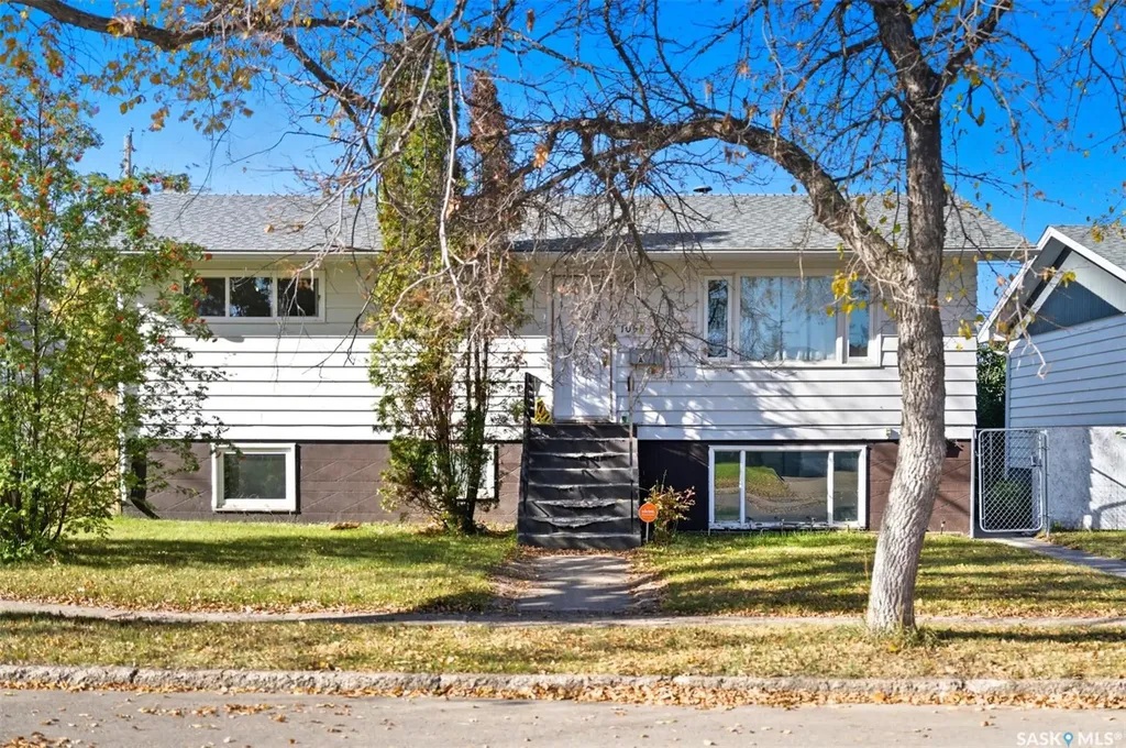 1051 109th Street North Battleford SK S9A 2E3