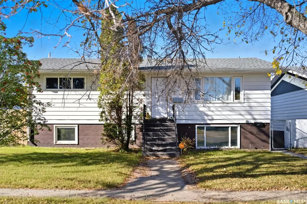 1051 109th Street North Battleford SK S9A 2E3