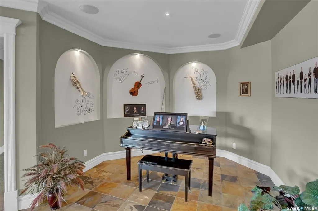 1453 Normandy Drive Moose Jaw SK S6H 6P1