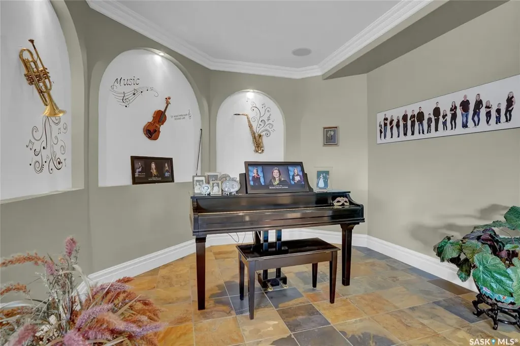 1453 Normandy Drive Moose Jaw SK S6H 6P1