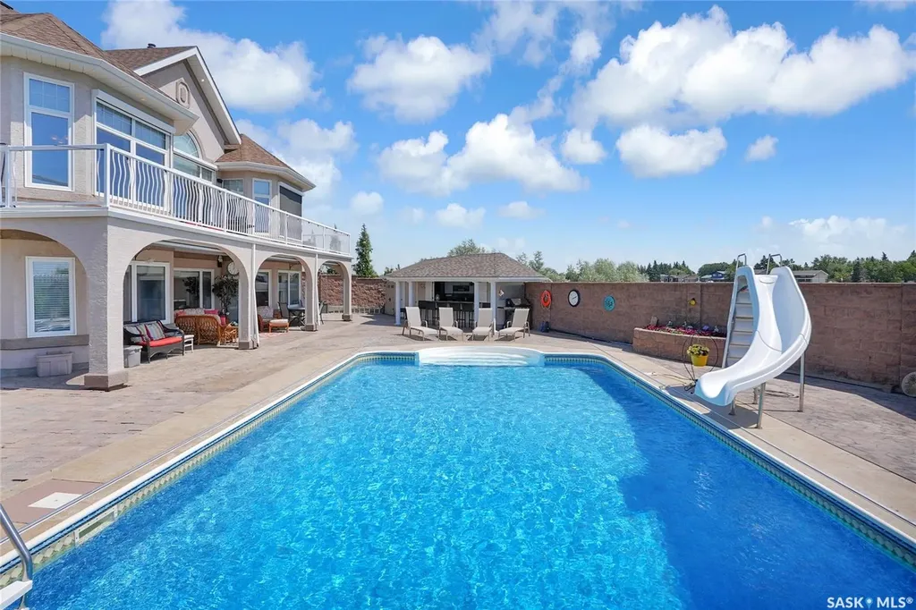 1453 Normandy Drive Moose Jaw SK S6H 6P1