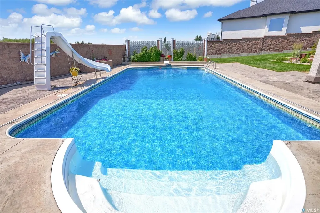 1453 Normandy Drive Moose Jaw SK S6H 6P1