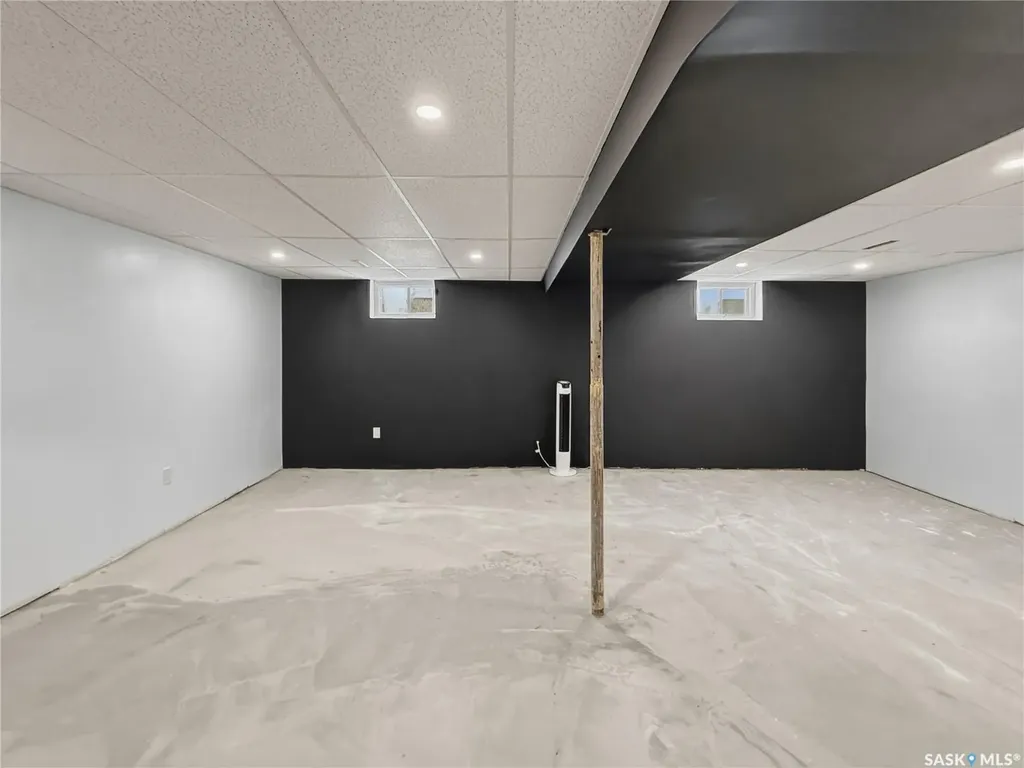 525 6th Avenue NW Swift Current SK S9H 0Y4