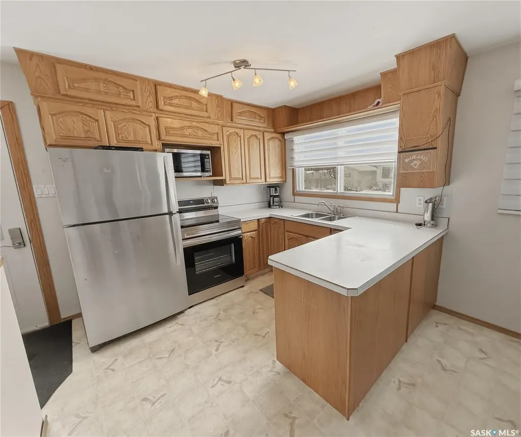 525 6th Avenue NW Swift Current SK S9H 0Y4