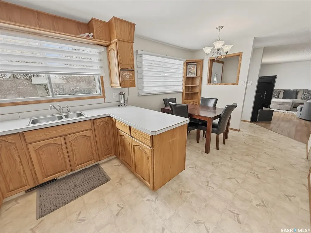 525 6th Avenue NW Swift Current SK S9H 0Y4