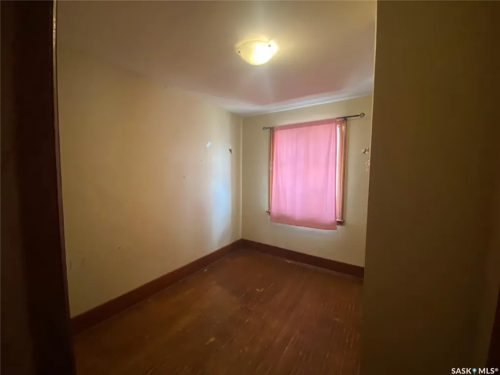 1234 G Avenue N Saskatoon SK S7L 2A4