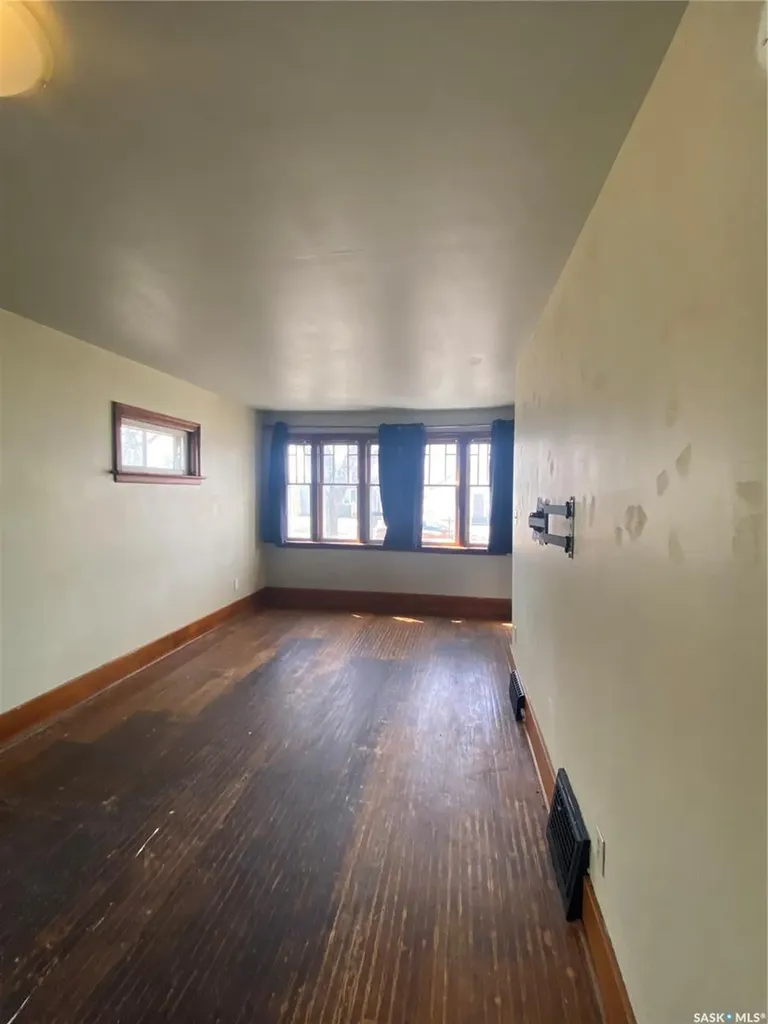 1234 G Avenue N Saskatoon SK S7L 2A4