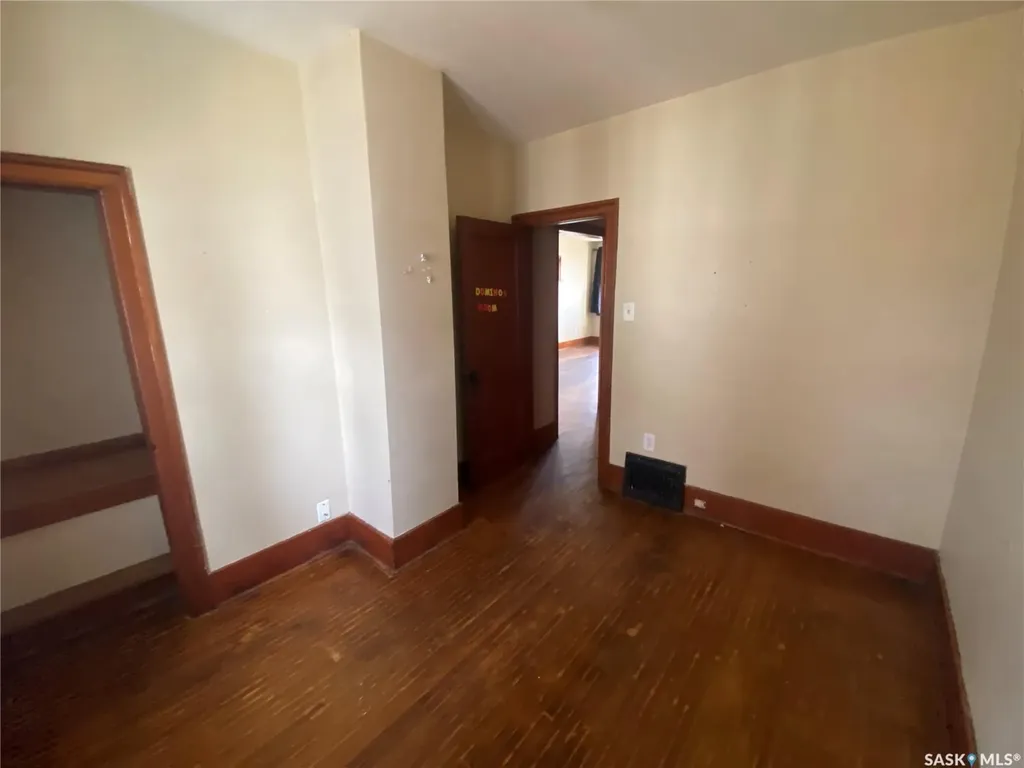 1234 G Avenue N Saskatoon SK S7L 2A4