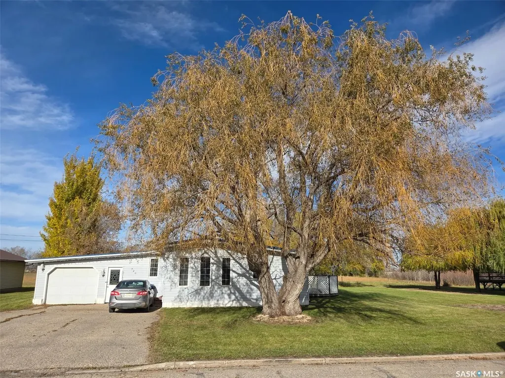 720 Maple Drive Esterhazy SK S0A 0X0