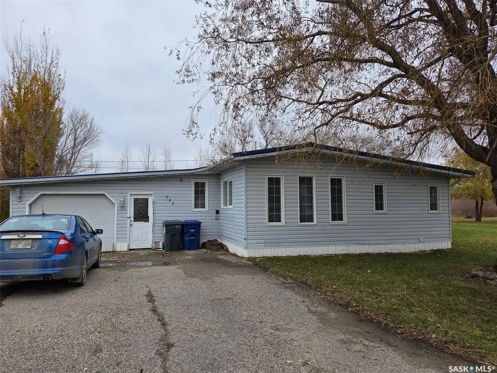 720 Maple Drive Esterhazy SK S0A 0X0