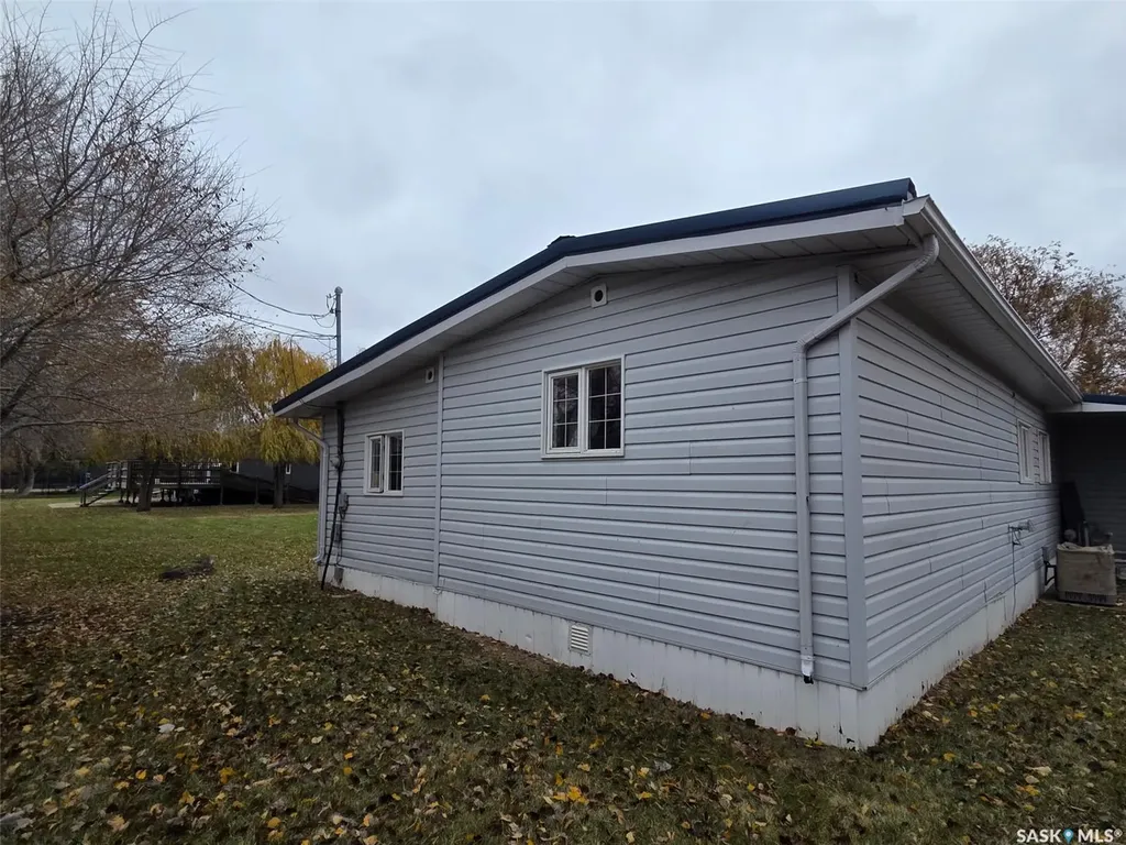 720 Maple Drive Esterhazy SK S0A 0X0