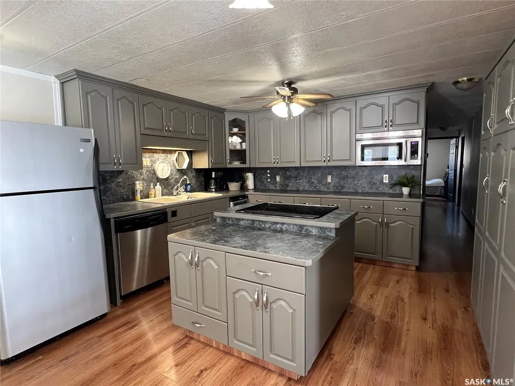 720 Maple Drive Esterhazy SK S0A 0X0