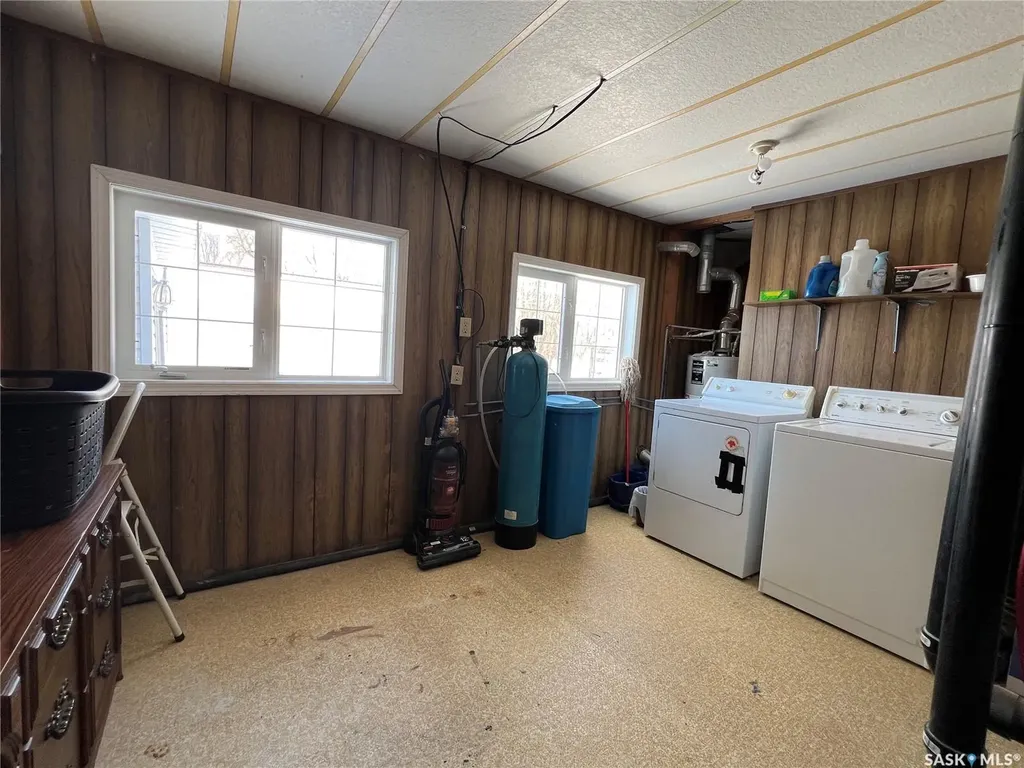 720 Maple Drive Esterhazy SK S0A 0X0