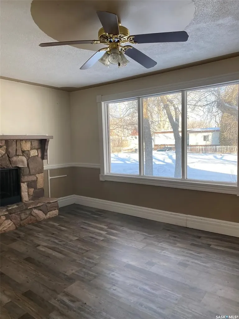 117 Prospect Avenue Oxbow SK S0C 2B0