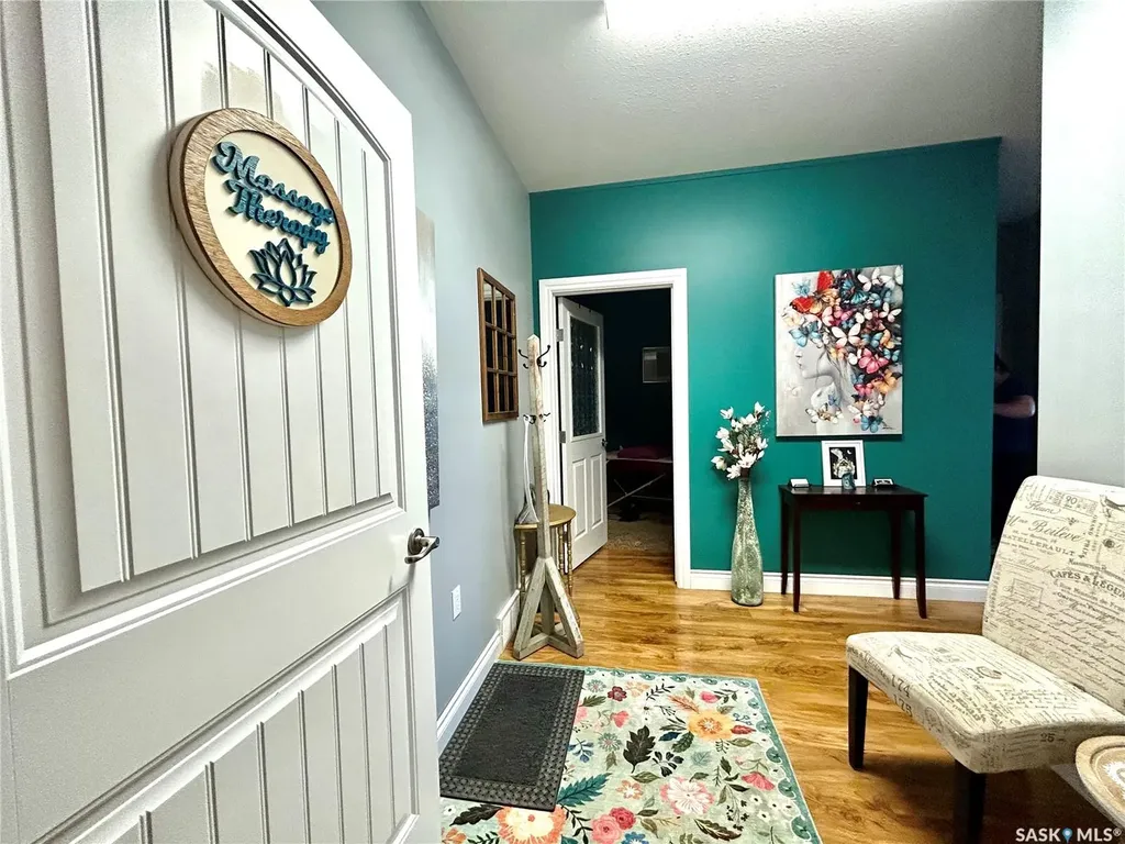 213 & 215 Centre Street Nipawin SK S0E 1E0