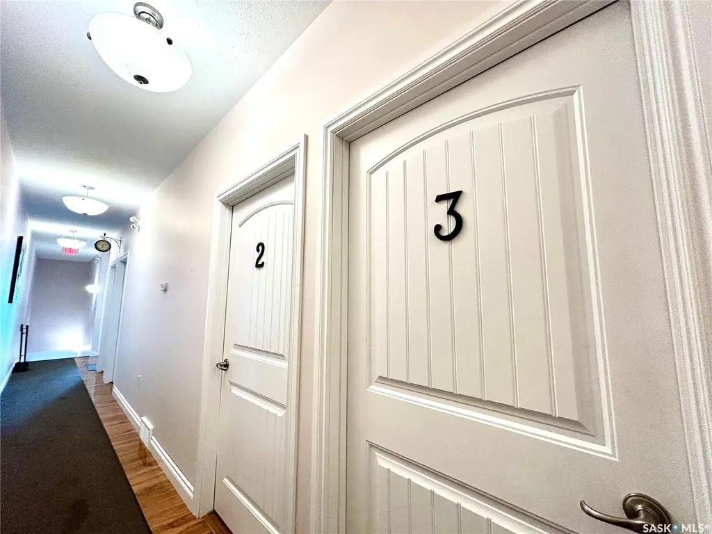 213 & 215 Centre Street Nipawin SK S0E 1E0