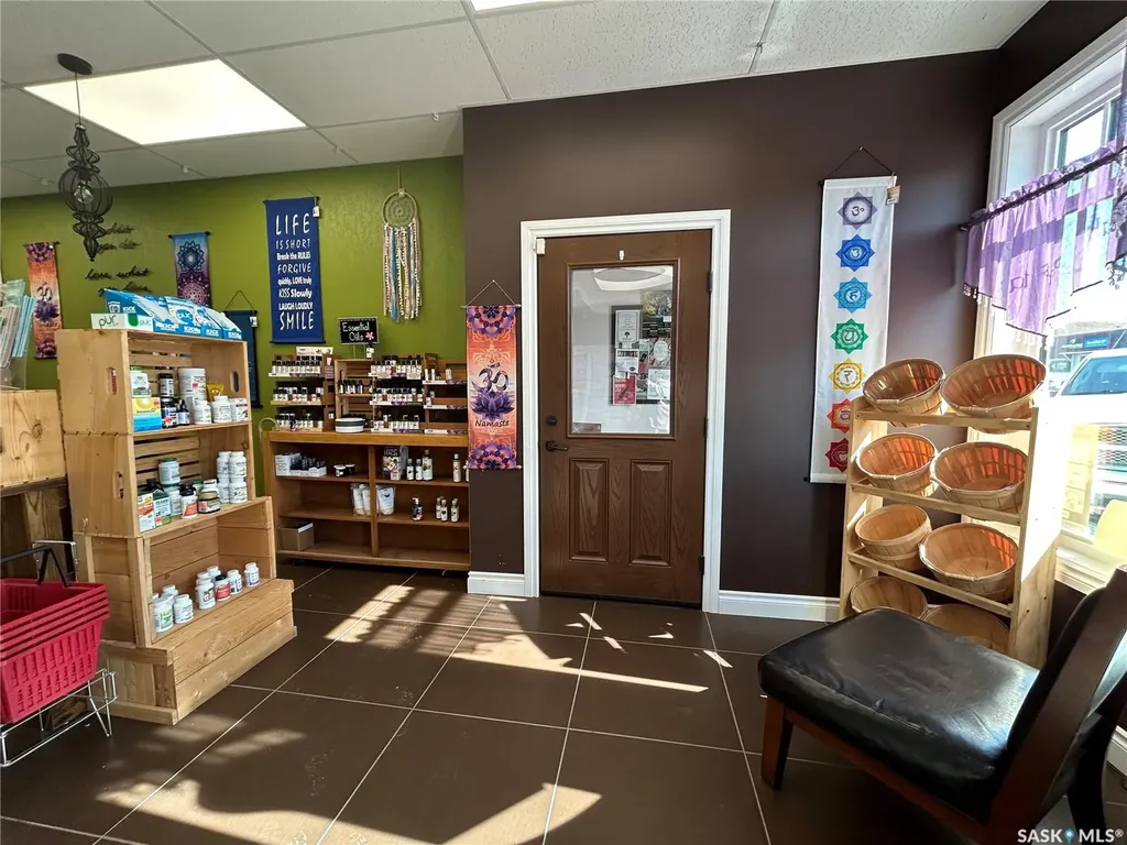 213 & 215 Centre Street Nipawin SK S0E 1E0