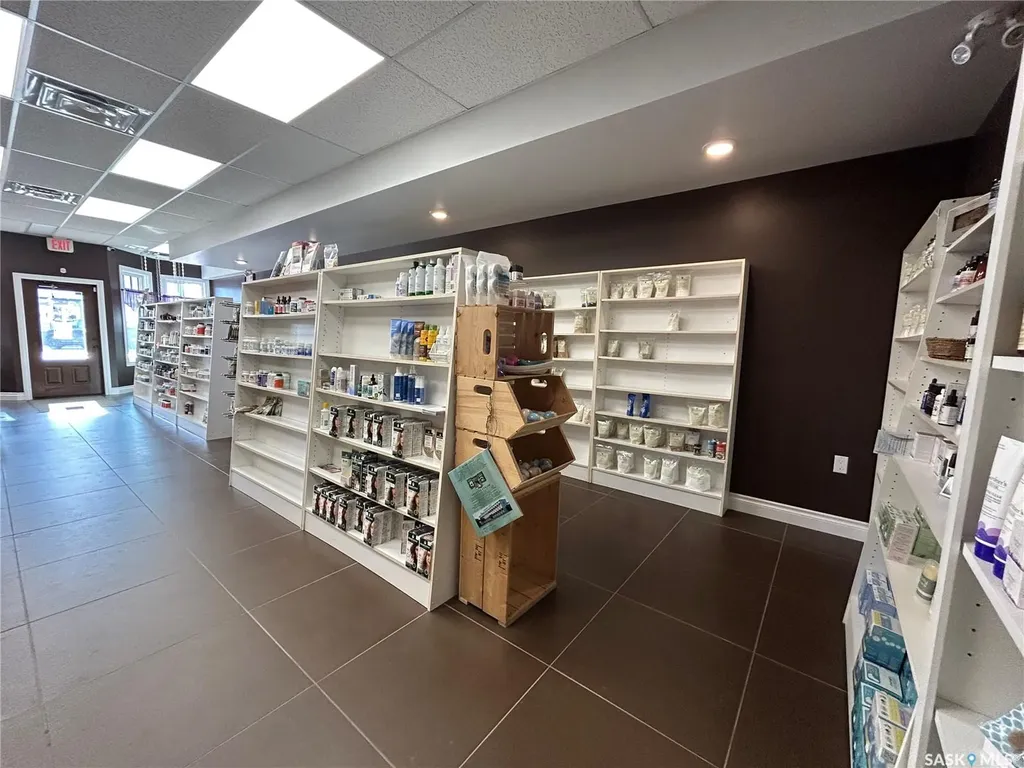 213 & 215 Centre Street Nipawin SK S0E 1E0