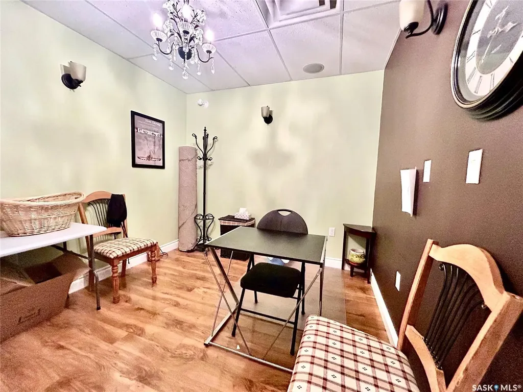 213 & 215 Centre Street Nipawin SK S0E 1E0