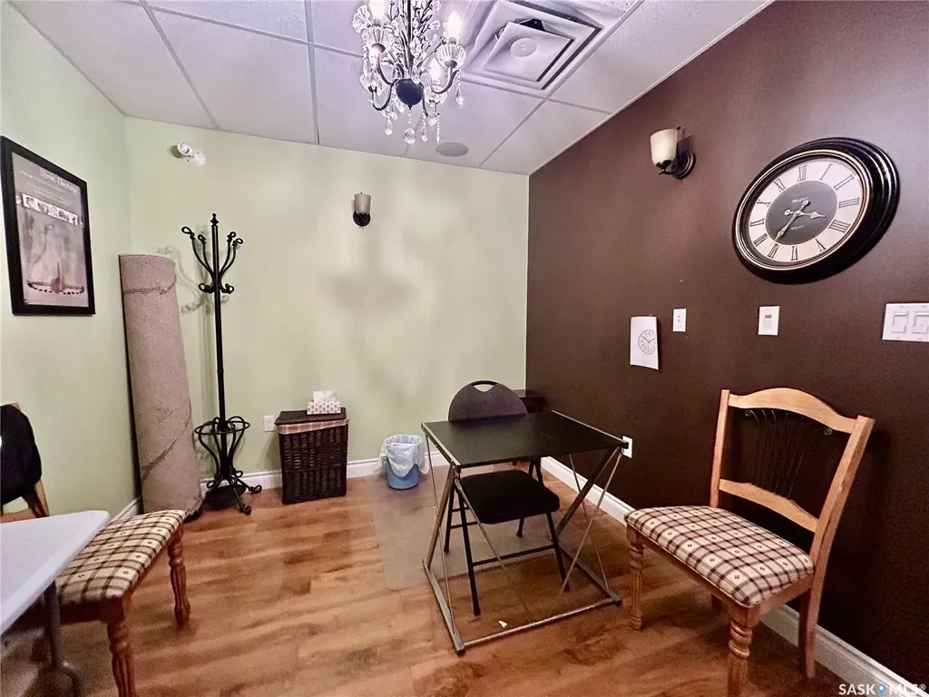 213 & 215 Centre Street Nipawin SK S0E 1E0